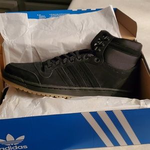 Meet your Posher, Travis